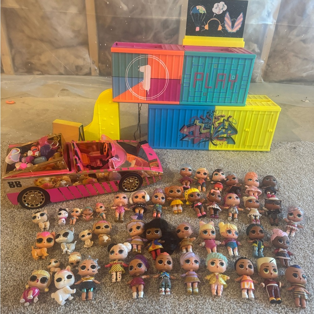 Massive lot of LOL dolls!